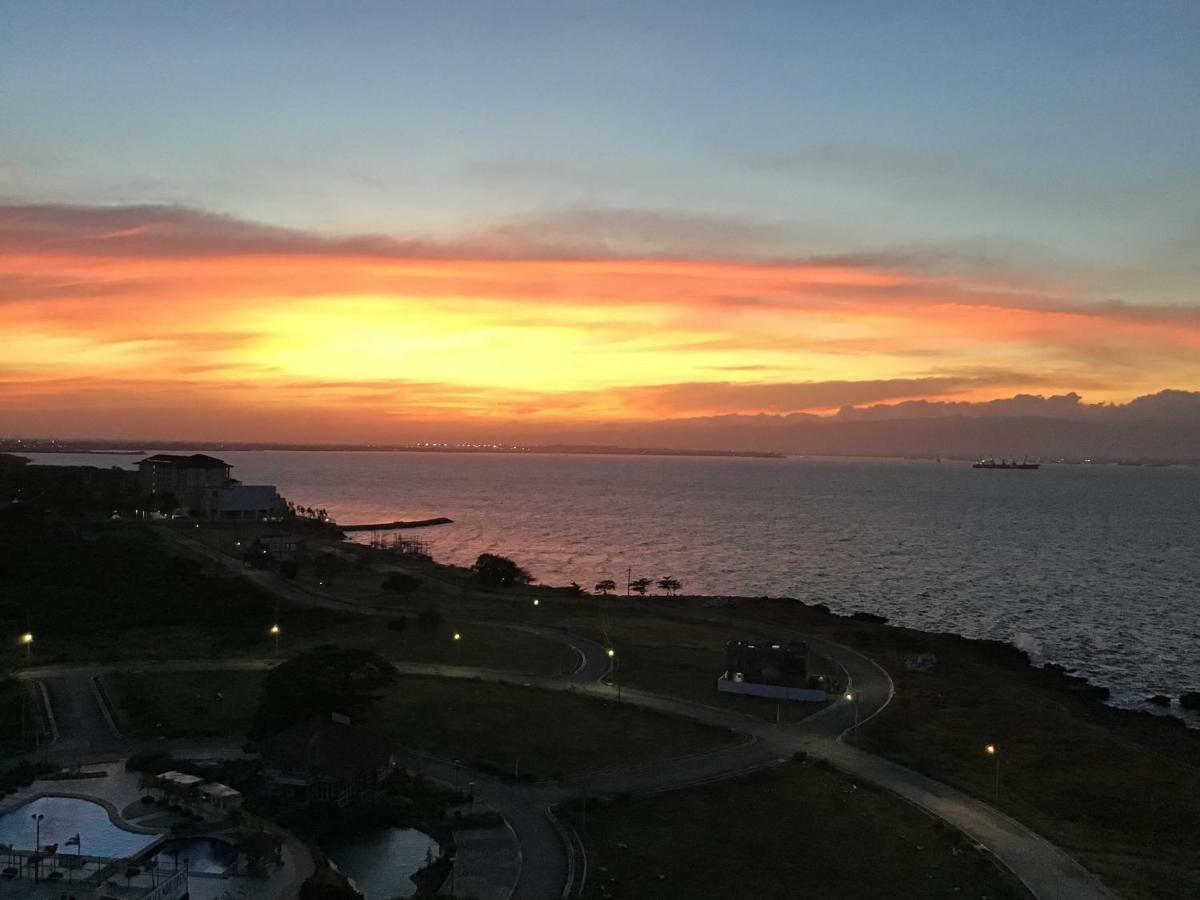 Willa 1Br Oceanfront At Arterra, Fast Wifi, Nflix, Kitchen Lapu-Lapu City Zewnętrze zdjęcie